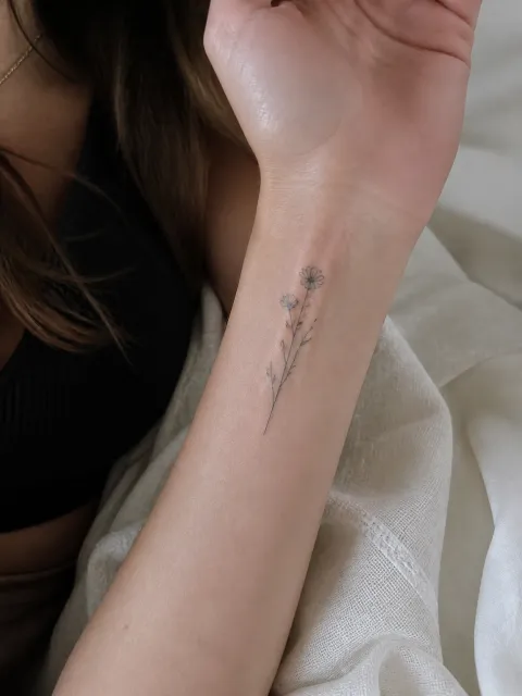 Fine Line Wrist