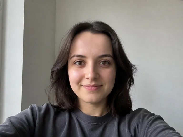 Selfie Before Using Bangs Filter For Haircut Planning